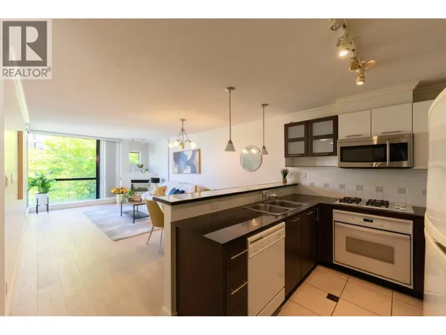724 7831 WESTMINSTER HIGHWAY, Richmond, British Columbia V6X4J4