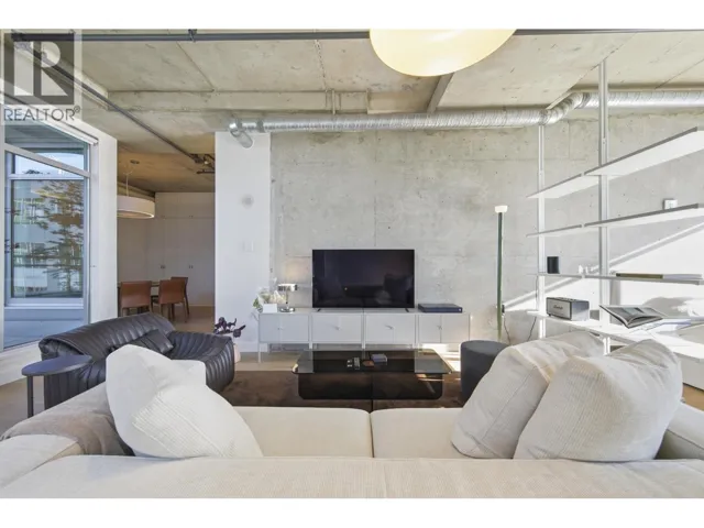 604 495 W 6TH AVENUE, Vancouver, British Columbia V5Y1L3