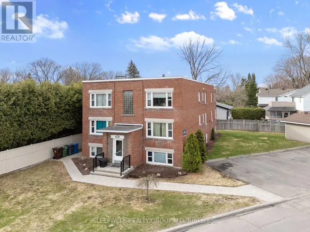 5 - 54 CENTENNIAL BOULEVARD, Ottawa, Ontario K1S0M9