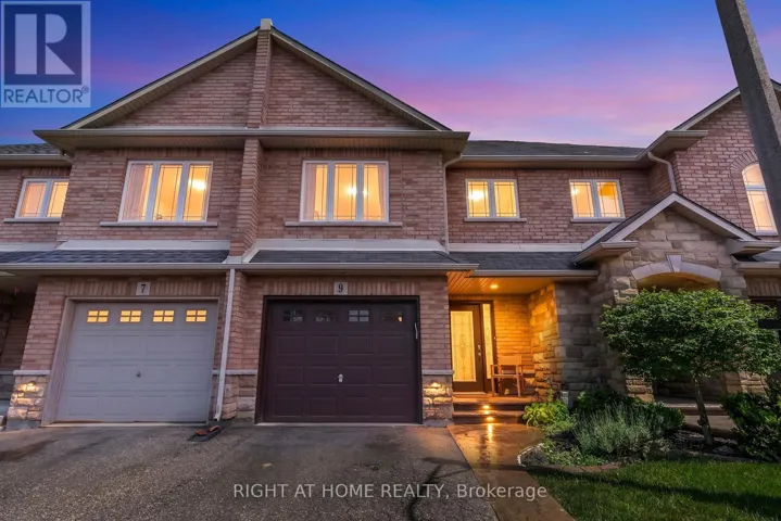 9 PERIWINKLE DRIVE, Hamilton (Stoney Creek), Ontario L0R1P0