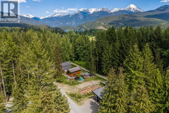 8354 RAINBOW DRIVE, Whistler, British Columbia V8E0G1