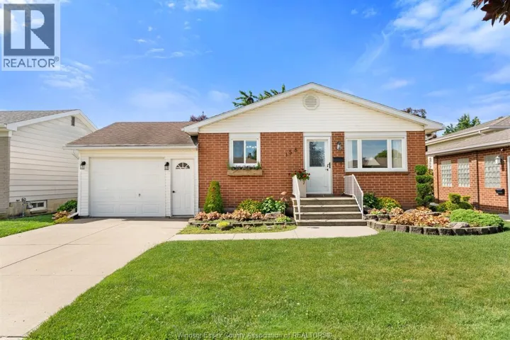 158 Marlborough STREET East, Leamington, Ontario N8H4S3