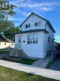 30 FIFTH STREET, Welland (Lincoln/Crowland), Ontario L3B4Z5