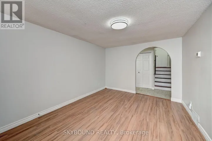 48 CLUTHE CRESCENT, Kitchener, Ontario N2P1M8