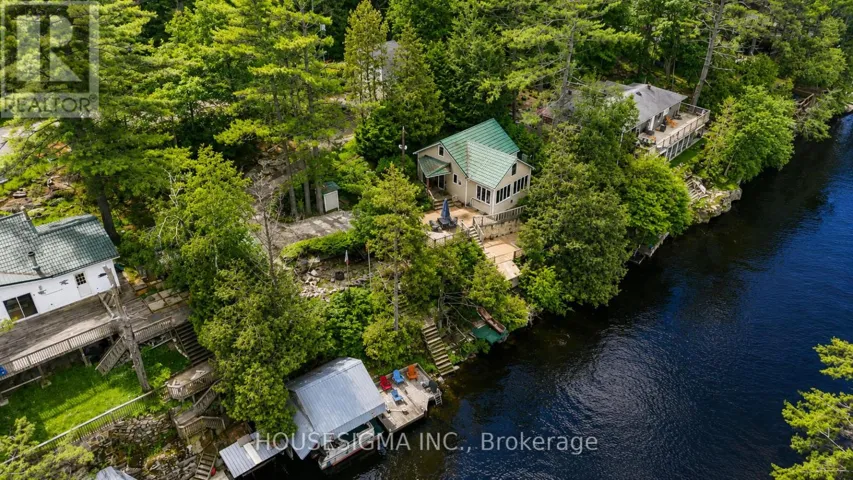 8122 LAIDLAW AVENUE, Ramara, Ontario L0K2B0