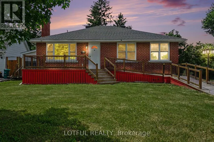 832 REX AVENUE, Ottawa, Ontario K2A2P5