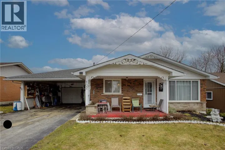 102 BYELAND Drive, Mount Forest, Ontario N0G2L2