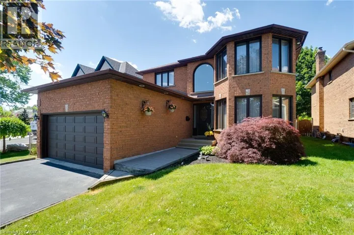 2560 RUGBY Road, Mississauga, Ontario L5B1T2