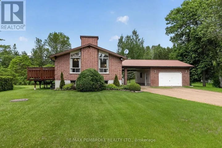 66 SANDY BEACH ROAD, Laurentian Valley, Ontario K8A6W8