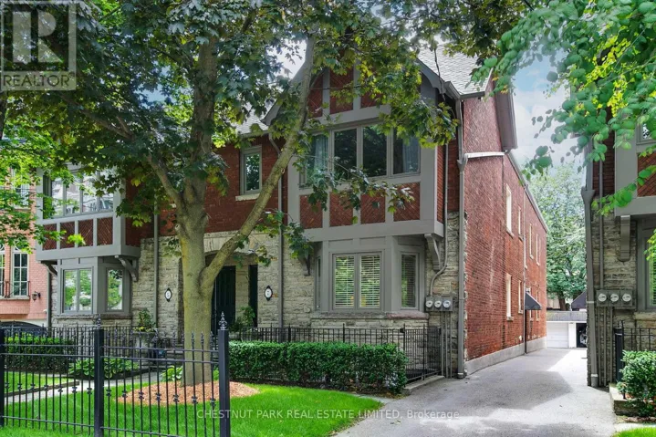 7B CLARENDON AVENUE, Toronto (Casa Loma), Ontario M4V1H8