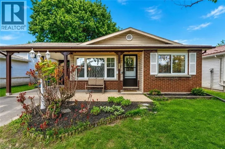 98 BELWOOD Crescent, Kitchener, Ontario N2C1Z3