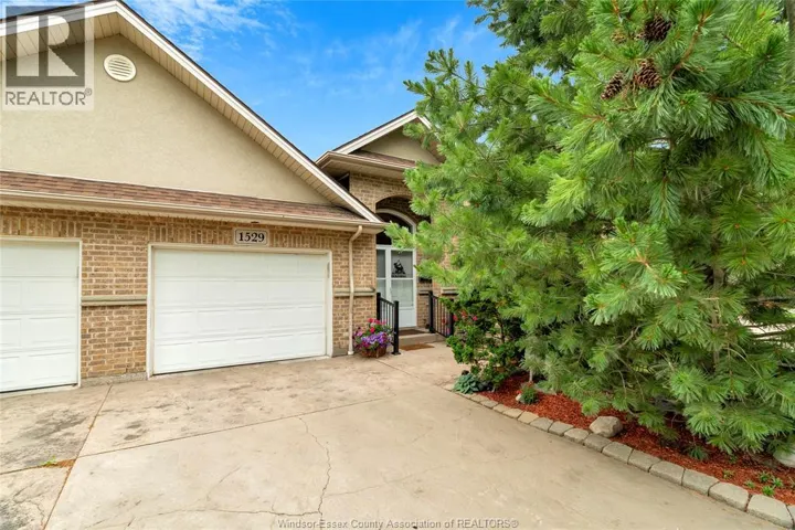 1529 CHATEAU, Windsor, Ontario N8P1M3