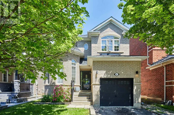67 KENILWORTH CRESCENT, Whitby (Brooklin), Ontario L1M2M7