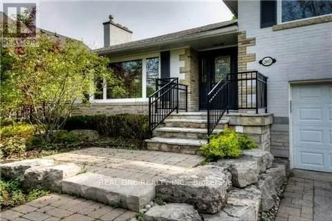 207 PINEHURST DRIVE, Oakville (FD Ford), Ontario L6J4X2