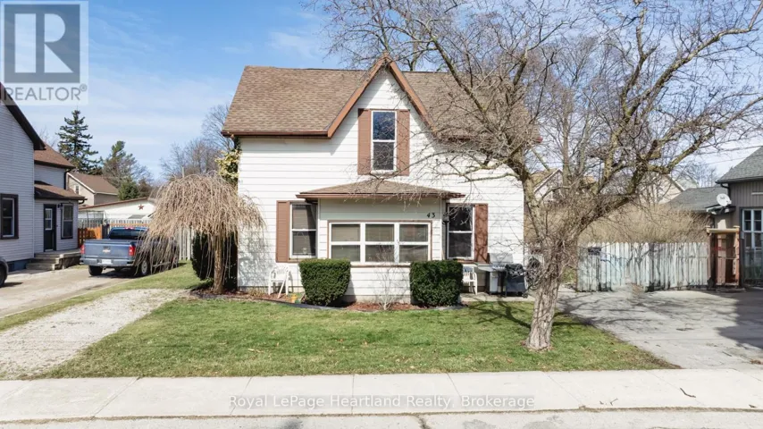 43 TRAFALGAR STREET, Goderich (Goderich (Town)), Ontario N7A1T4