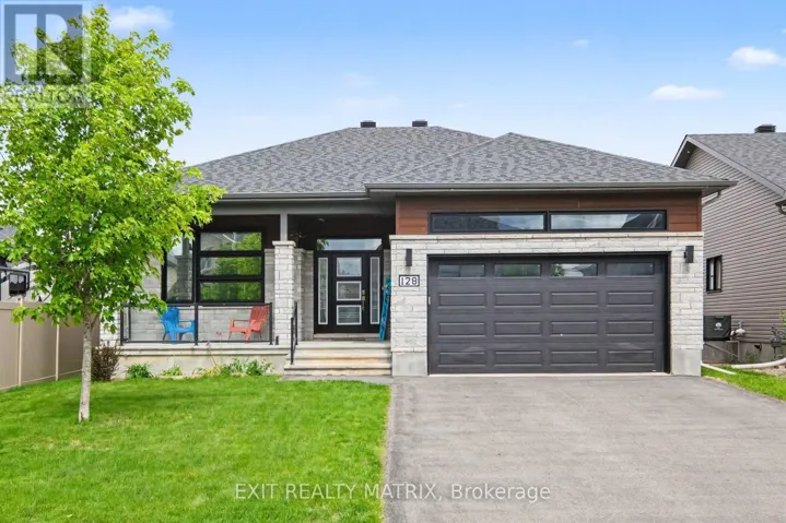128 LYON STREET, Russell, Ontario K0A1W0