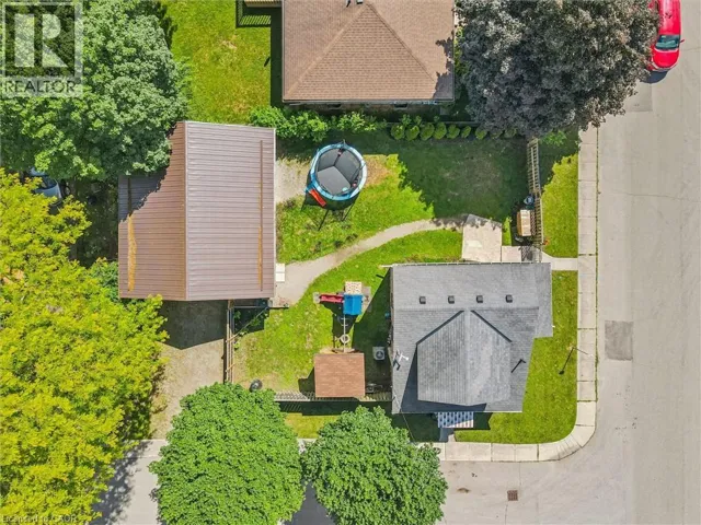 8 CROSS Street, Paris, Ontario N3L1Z7