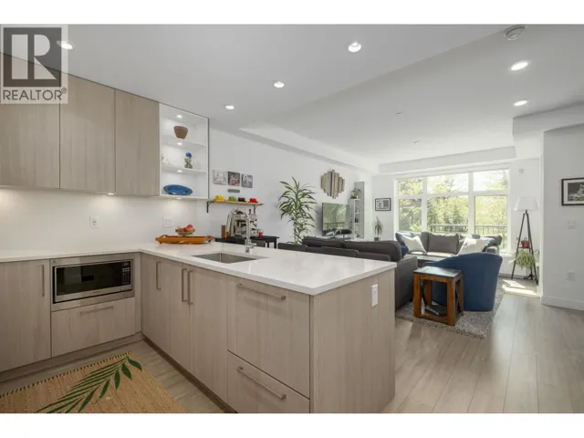 111 747 E 3RD STREET, North Vancouver, British Columbia V7L1G8