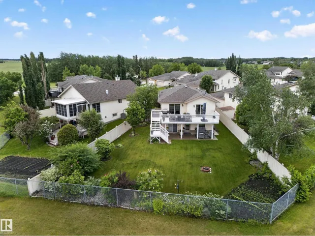 27 FAIRWAY GR, Stony Plain, Alberta T7Z1M4