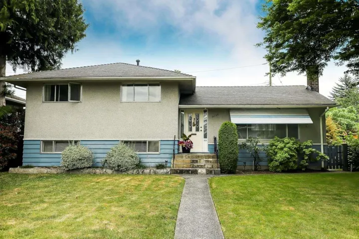 9720 129 STREET, Surrey, British Columbia V3T3G4