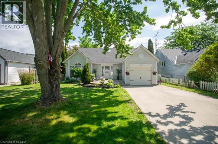 61 LESLIE Avenue, Port Dover, Ontario N0A1N4