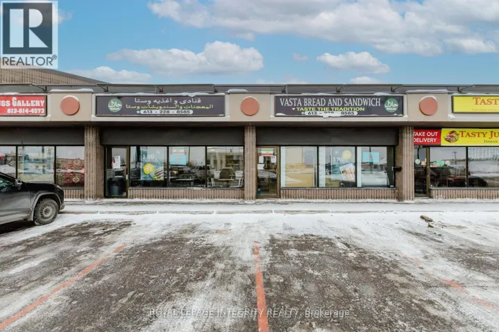 11 - 1950 MERIVALE ROAD, Ottawa, Ontario K2G5T5