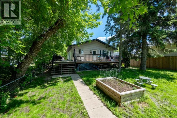 1022 10 Avenue, Wainwright, Alberta T9W1K6