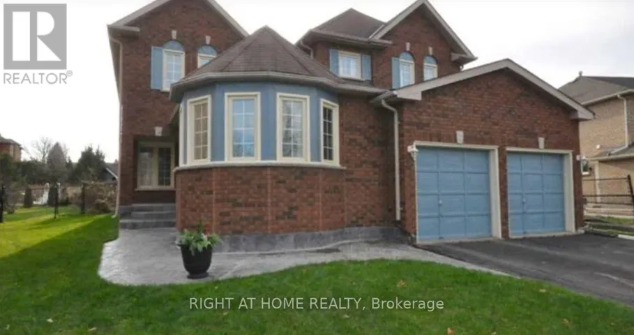 92 NELSON CIRCLE, Newmarket (Armitage), Ontario L3X1R2