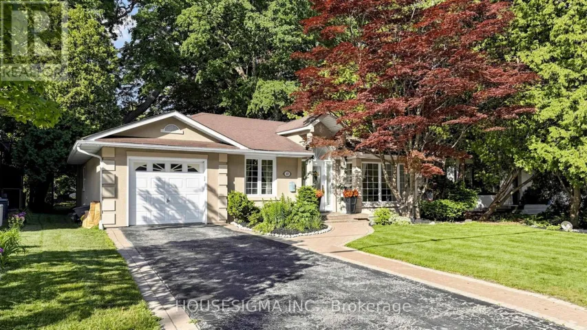 69 HOLYROOD AVENUE, Oakville (SW Southwest), Ontario L6K2V4
