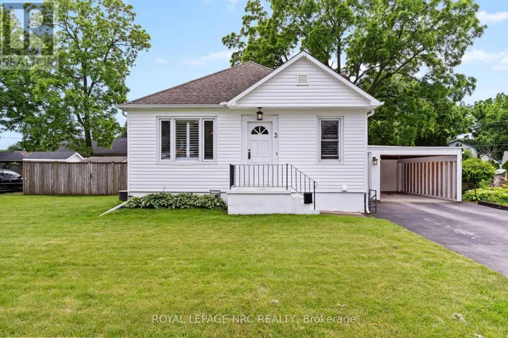 3 PHILPARK ROAD, St. Catharines (Port Dalhousie), Ontario L2N4E4