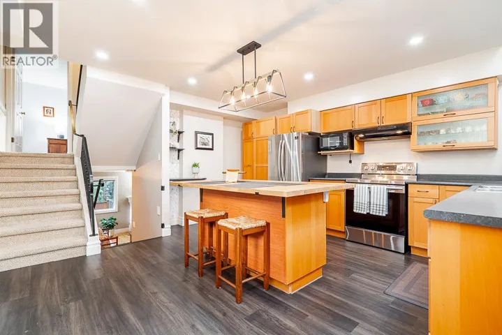 4 3347 DEWDNEY TRUNK ROAD, Port Moody, British Columbia V3H2E4