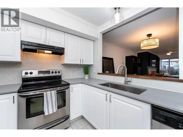305 2340 HAWTHORNE AVENUE, Port Coquitlam, British Columbia V3C1W9