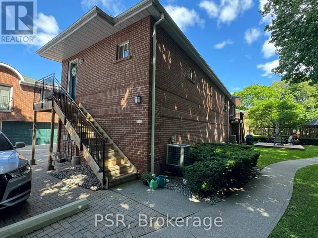 CH1 - 1361 BAYVIEW AVENUE, Toronto (Leaside), Ontario M4G3A5