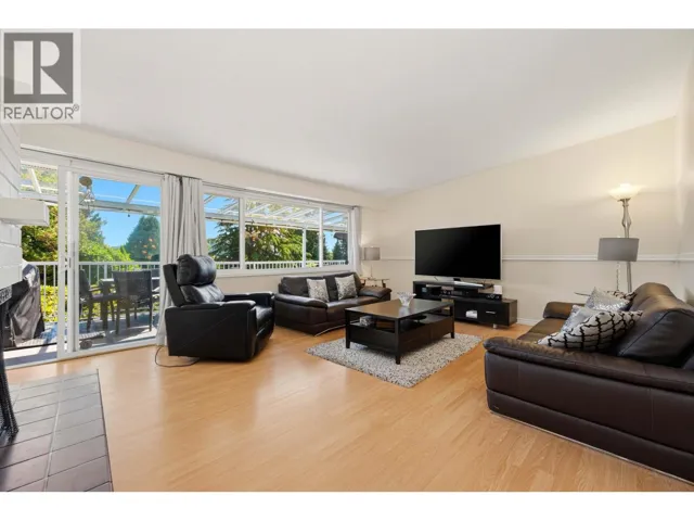 693 PLYMOUTH DRIVE, North Vancouver, British Columbia V7H2H5