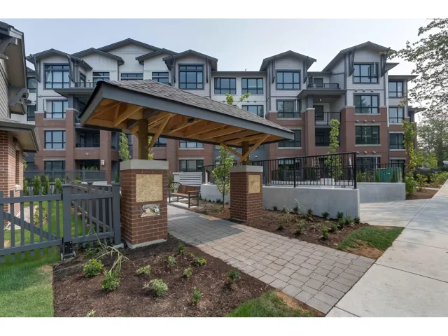 316 2960 151 STREET, Surrey, British Columbia V4P0G3