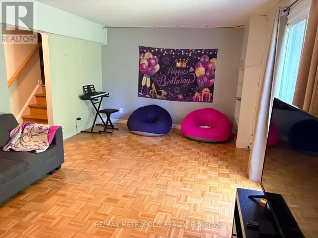 21 - 30 CLARENDON CRESCENT, London South (South P), Ontario N6C5Y1