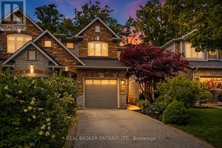 29 SUNNYCROFT COURT, Hamilton (Waterdown), Ontario L8B0L3