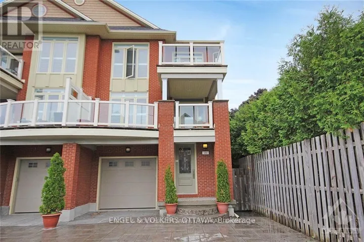 281 KIRCHOFFER AVENUE, Ottawa, Ontario K2A1Y1