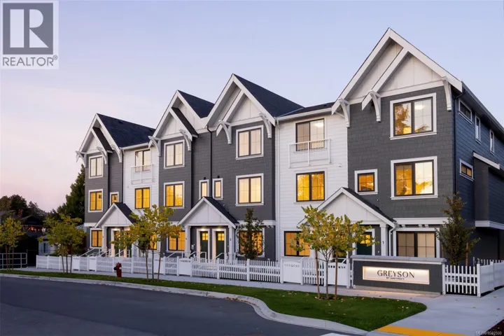TH9 3450 Whittier Ave, Saanich, British Columbia V8Z3R2