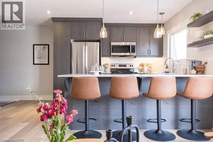 225 EAST 24TH Street Unit# B, Hamilton, Ontario L8V2Y5