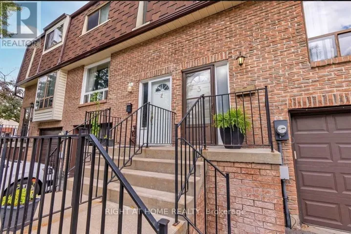 3 - 350 CAMELOT COURT, Oshawa (Eastdale), Ontario L1G6P7