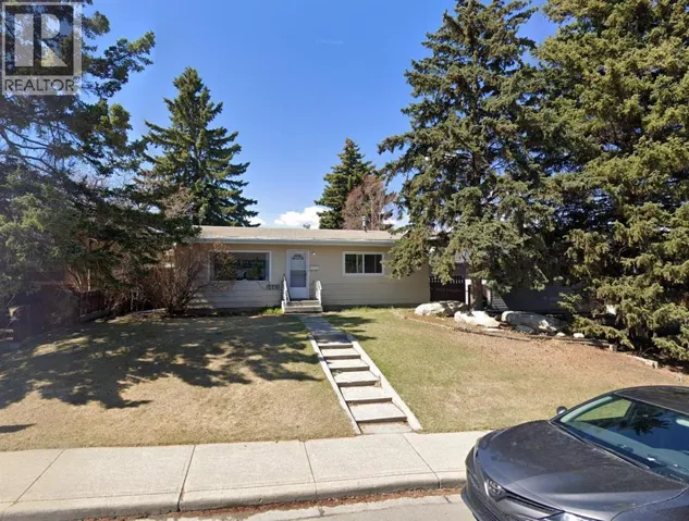 1443 44 Street SW, Calgary, Alberta T3C2A7