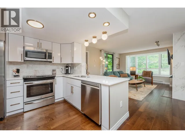 304 220 NEWPORT DRIVE, Port Moody, British Columbia V3H5B8