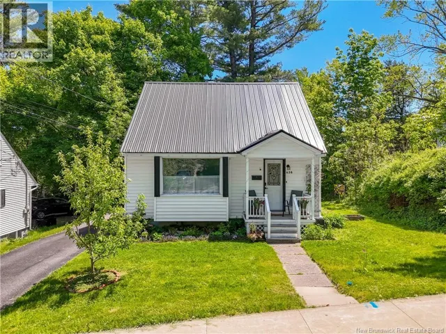 638 Hanson Street, Fredericton, New Brunswick E3B3Z9