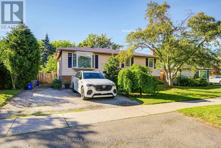 22 MILLER ROAD, Oakville (CP College Park), Ontario L6H1J6