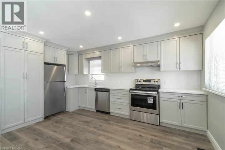 196 UPPER PARADISE Road Unit# 1, Hamilton, Ontario L9C5B9