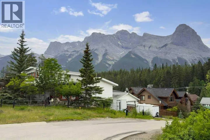 18 Macdonald Place, Canmore, Alberta T1W2N1