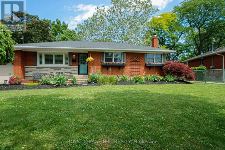 24 JULIANA CRESCENT, St. Catharines (Lakeport), Ontario L2N4B4