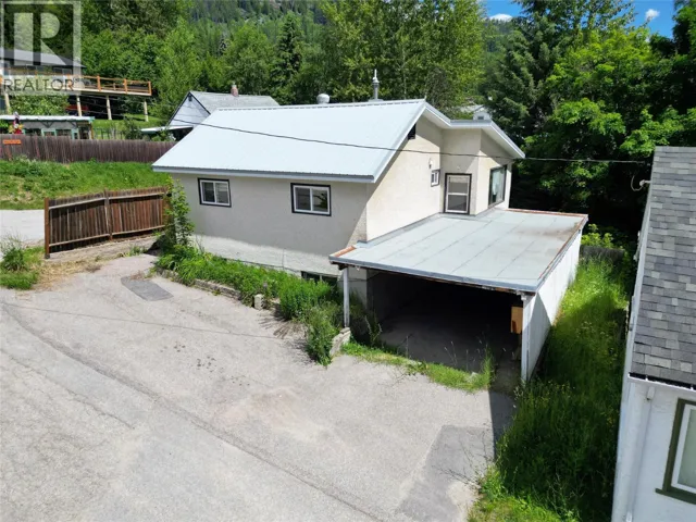 1866 COLE Street, Fruitvale, British Columbia V0G1L0