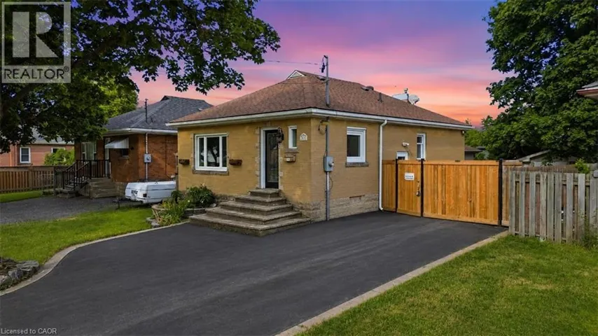 627 UPPER SHERMAN Avenue, Hamilton, Ontario L8V3M4